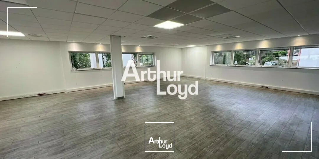 Bureaux 332 m² en R+1 - Top emplacement - Sophia Antipolis 