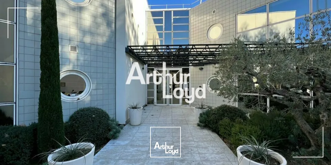 Bureaux 332 m² en R+1 - Top emplacement - Sophia Antipolis 