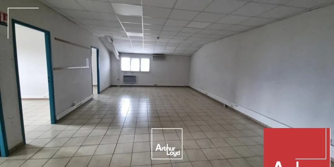 CHATEAUNEUF DU RHÔNE - SUR AXE PASSANT - A LOUER BUREAUX AVEC ENTREPÔT ET TERRAIN EXTÉRIEUR