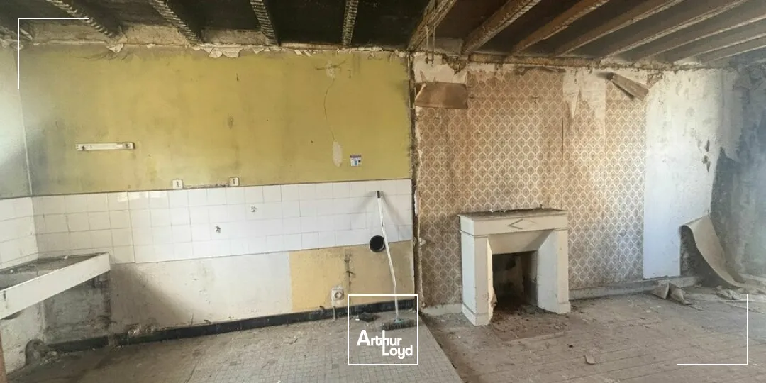 À vendre  Local commercial avec cour privative + appartement  Centre-ville de La Roche-sur-Yon