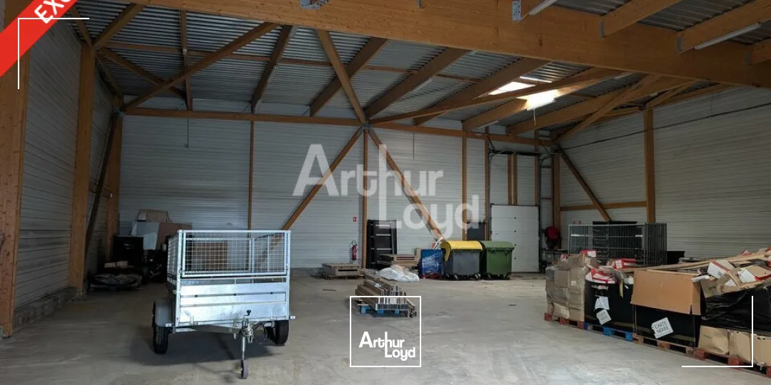 PLEUMELEUC - LOCAL D'ACTIVITES A LOUER - 420 M² 