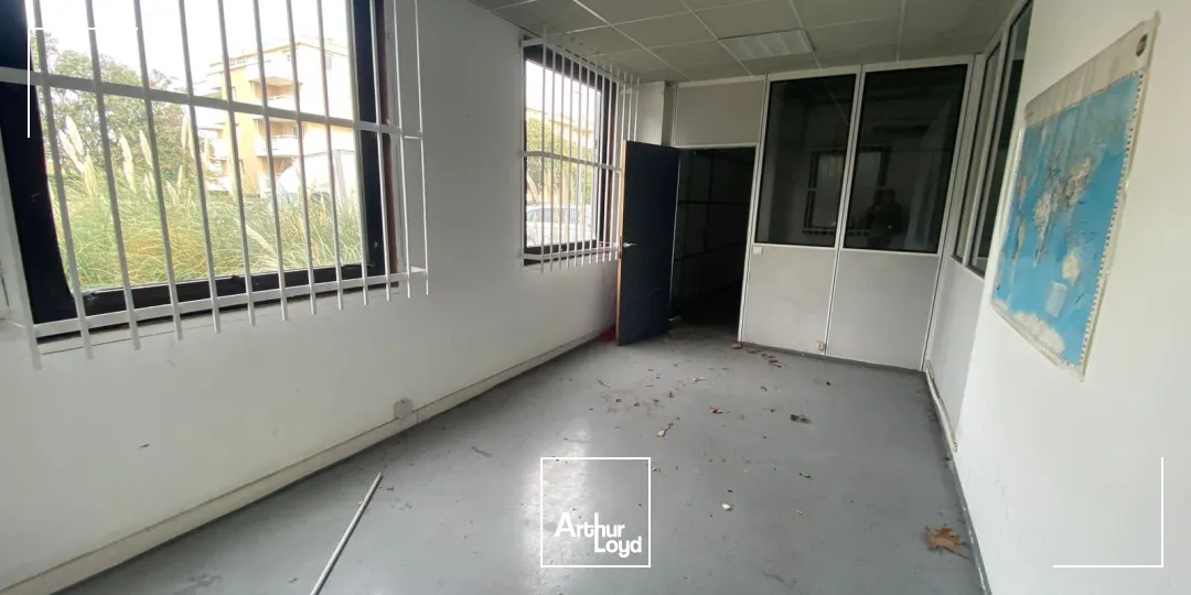 Bureaux et locaux d'activités à louer - Bonneveine/Roy d'Espagne - 13009 Marseille