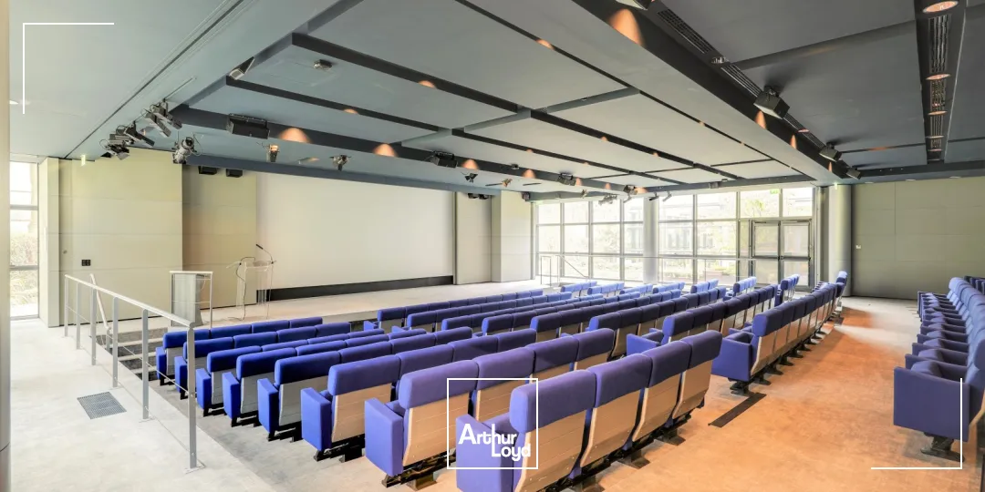 Bureaux rénovés à louer - prestations haut de gamme avec terrasses et jardins - MAGNETIK Paris 14 Porte d'Orléans
