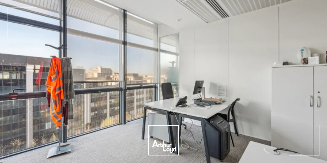 Bureaux rénovés à louer - prestations haut de gamme avec terrasses et jardins - MAGNETIK Paris 14 Porte d'Orléans
