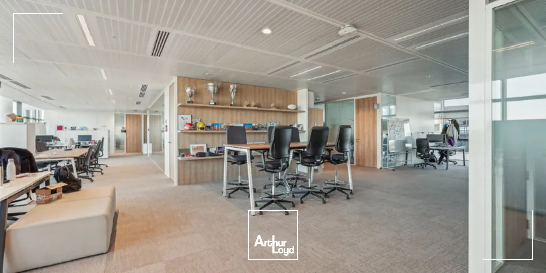 Bureaux rénovés à louer - prestations haut de gamme avec terrasses et jardins - MAGNETIK Paris 14 Porte d'Orléans