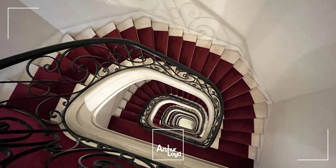 Bureaux au dernier étage rénovés Arc de Triomphe Paris 17