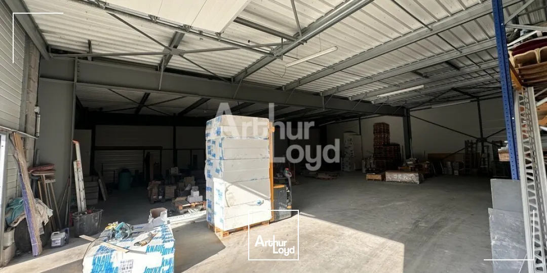 SAINT MALO - LOCAL D'ACTIVTES A LOUER - 530 M²