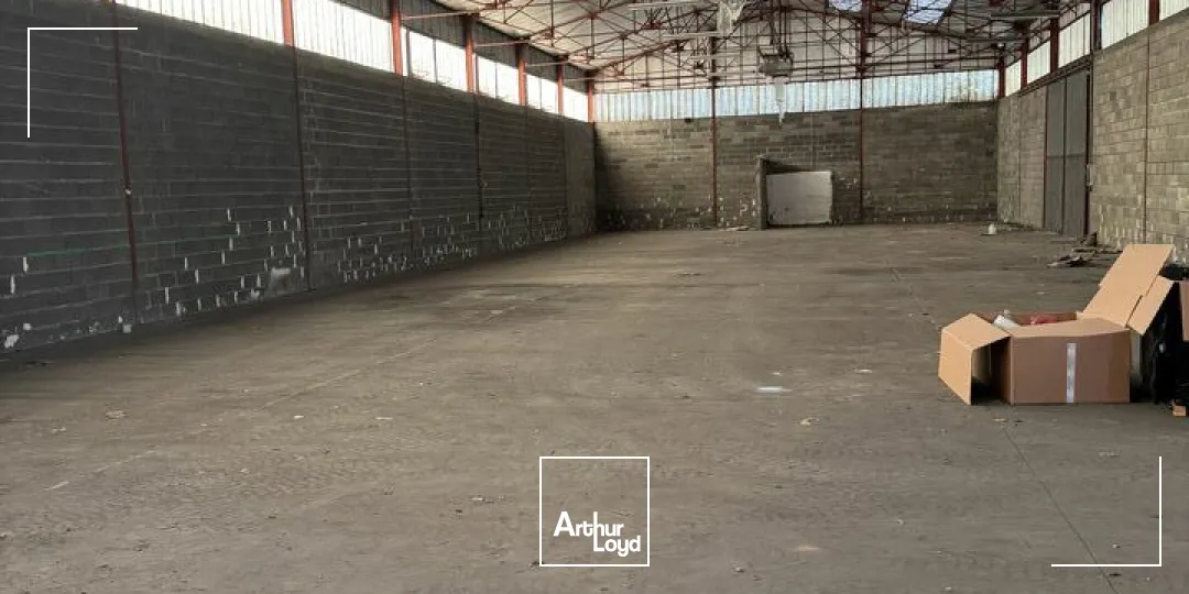 SAINT-PIERRE-DES-CORPS BÂTIMENT D'ACTIVITE A LOUER 1 500 M² - STOCKAGE ENTREPOSAGE