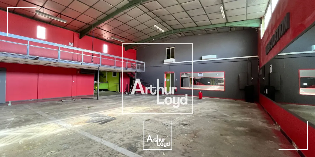 À LOUER - LOCAL COMMERCIAL 887 M² - ALES / SECTEUR CROUPILLAC