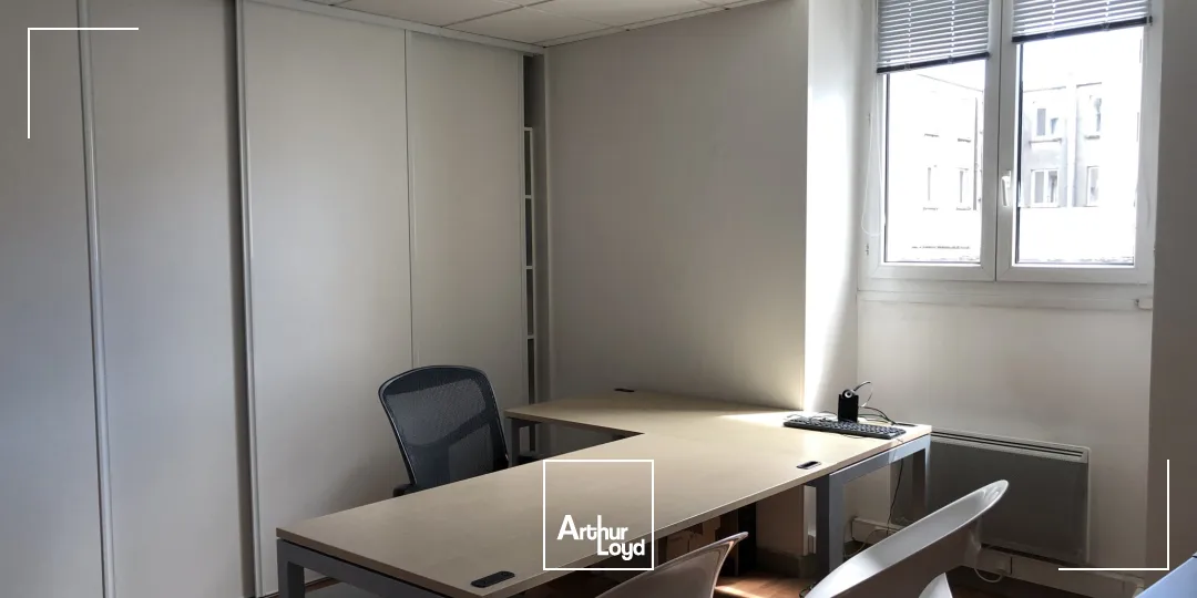 À louer - A vendre : Bureaux de 171 m² au coeur du port de commerce à Brest