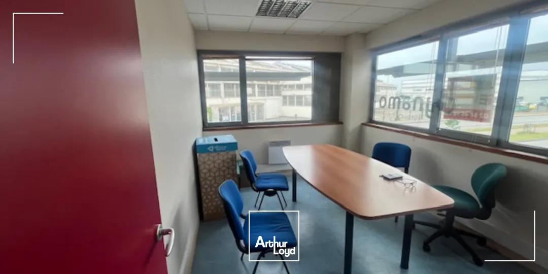 A VENDRE - A LOUER - BUREAUX DE 130 M² - PORT DE COMMERCE DE BREST