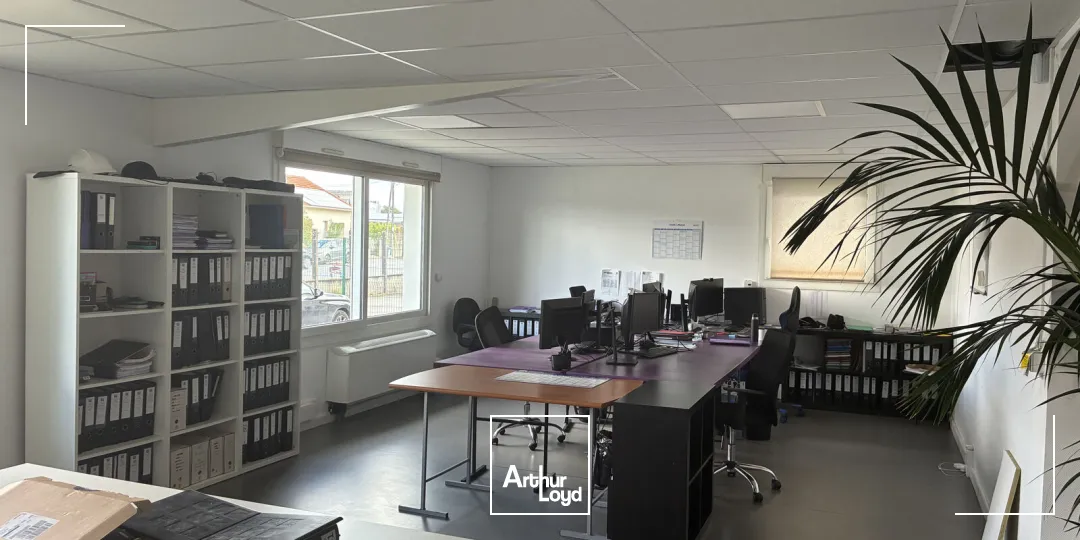 BUREAUX - A VENDRE - RENOVE - VERTOU - PARKING - BORNE IRVE