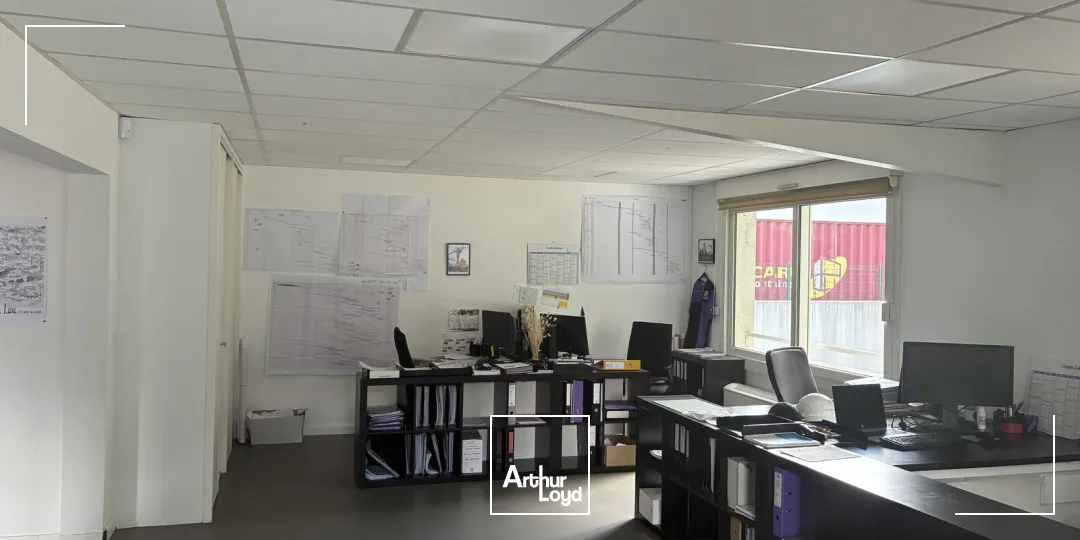 BUREAUX - A VENDRE - RENOVE - VERTOU - PARKING - BORNE IRVE