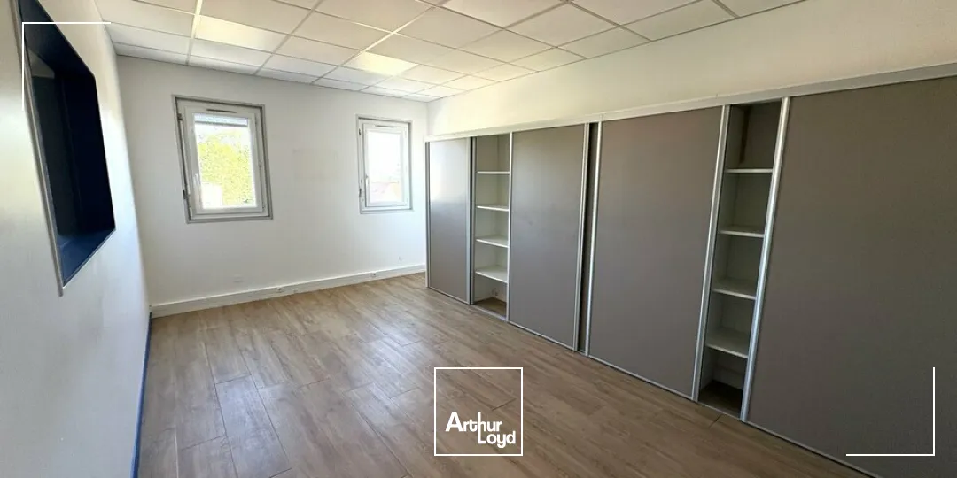 A LOUER- BUREAUX RENOVE  PARC MIRANDE 