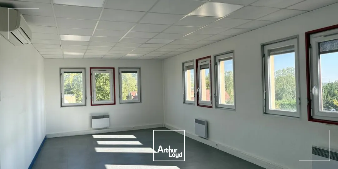 A LOUER- BUREAUX RENOVE  PARC MIRANDE 