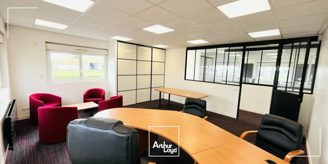 A LOUER - TERRE PLEIN 3 600m2 + 130 m2 BUREAUX MEUBLÉS