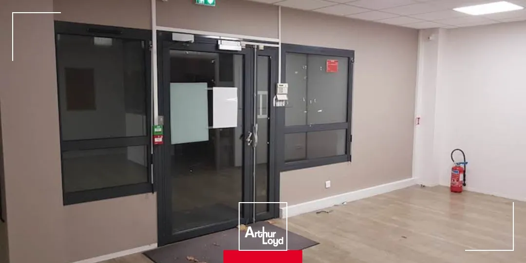 Bureaux aménagés et climatisés, en rez-de-chaussée à louer au sud de Villefranche sur Saône 