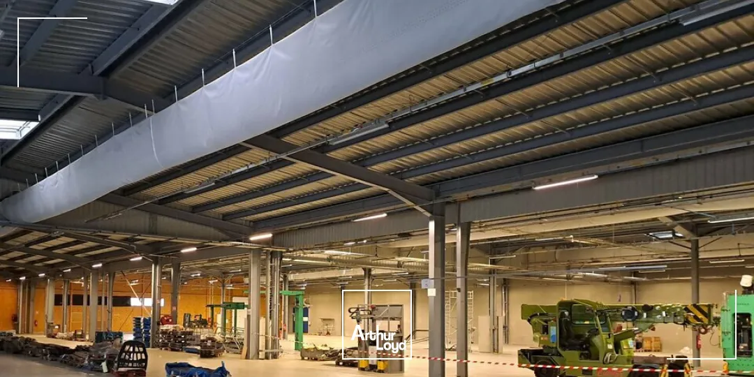 A LOUER - ENTREPÔT DE 2 000m²  CHÂTELLERAULT NORD  EMPLACEMENT STRATÉGIQUE PROCHE A10