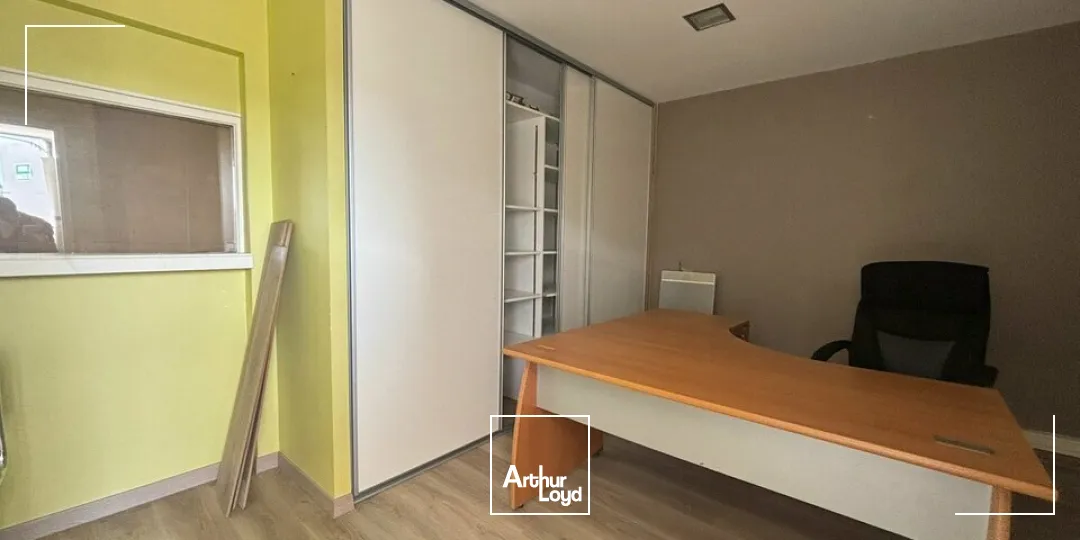 À louer  Local d'activité 190 m² avec bureau et mezzanine 