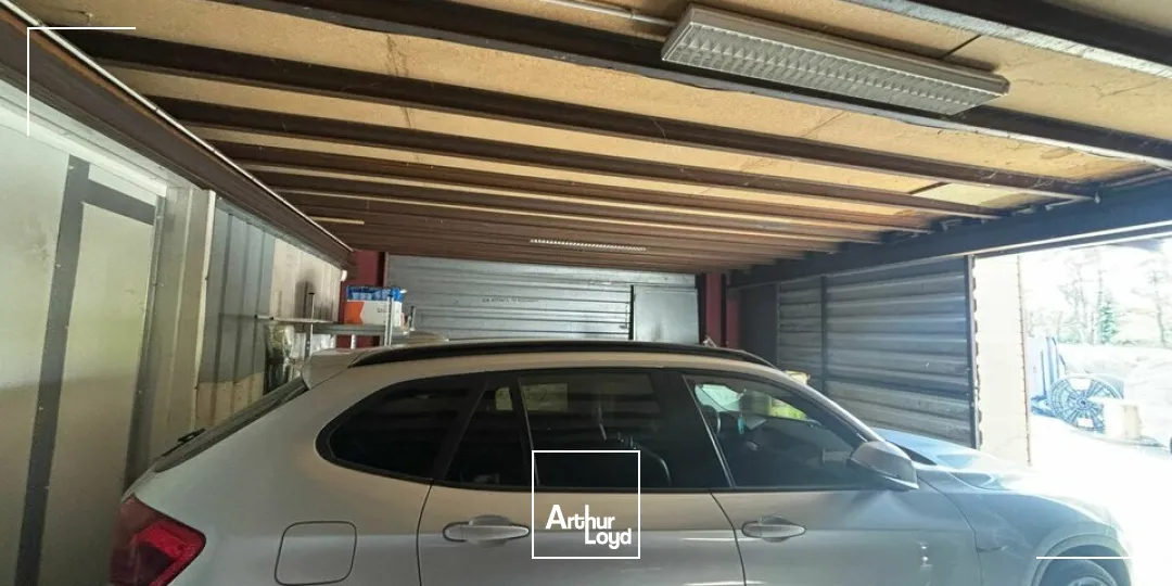 À louer  Local d'activité 190 m² avec bureau et mezzanine 