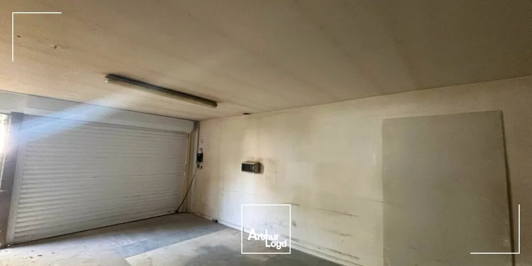 Atelier / stockage 100 m² à louer  Emplacement stratégique La Chaize