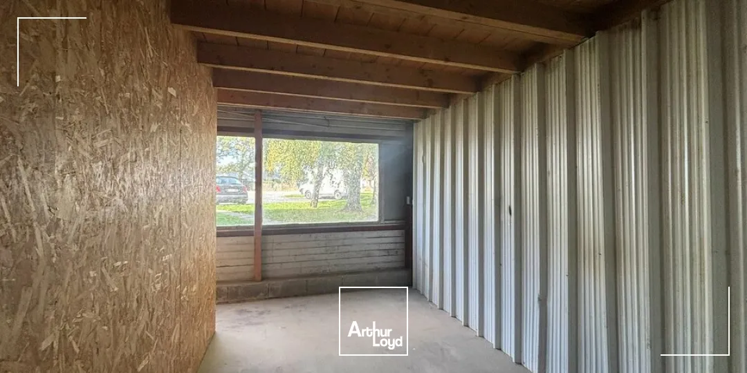 Atelier / stockage 100 m² à louer  Emplacement stratégique La Chaize