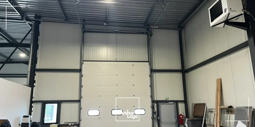 LOCAL D'ACTIVITE - ENTREPOT à LOUER de 460 m²