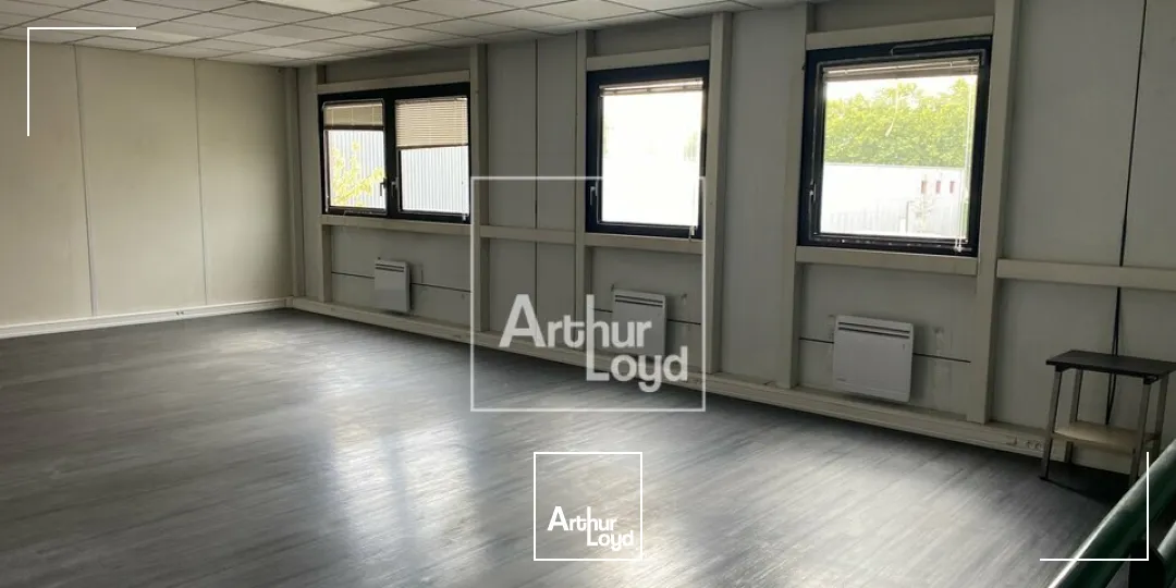 BONDOUFLE - PETITS ENTREPOTS A LOUER