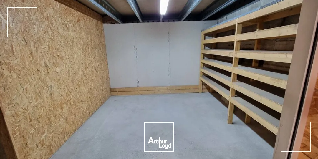 BUREAUX CLIMATISÉS AVEC VITRINE  INSTALLATION IMMÉDIATE À NIORT !