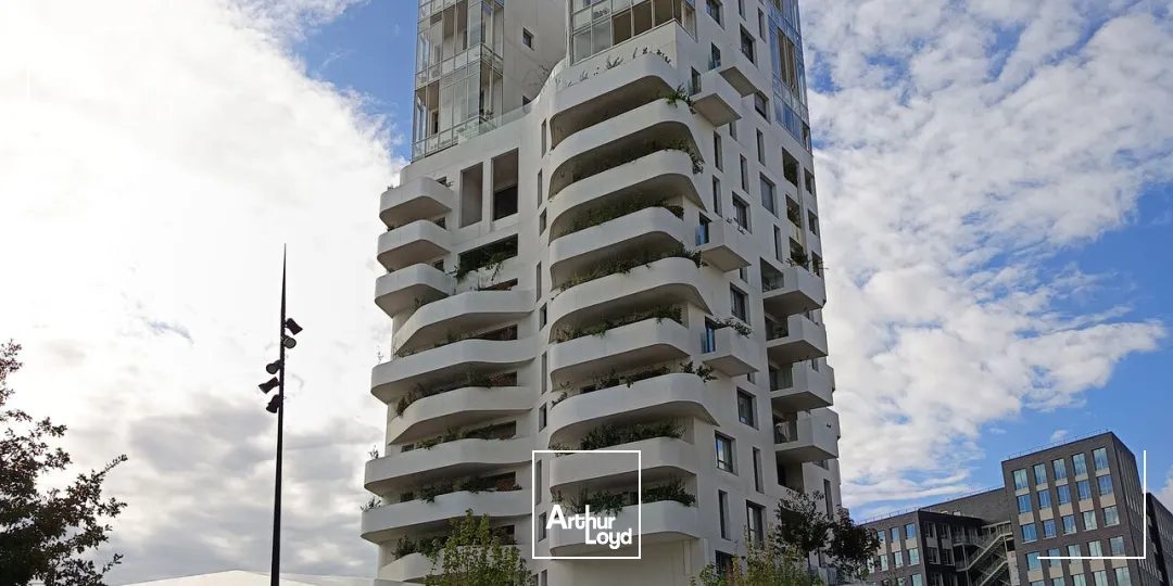 A vendre 382 m2 NEUF 