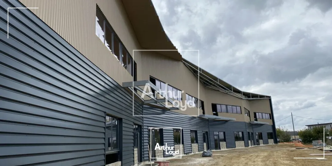 Atelier neuf avec bureaux à la vente - MOISSY-CRAMAYEL