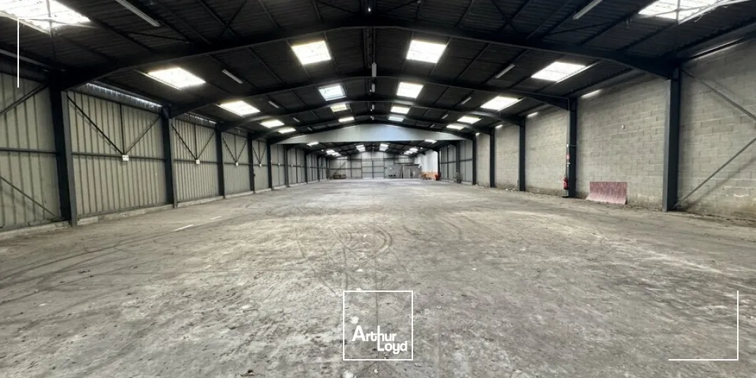TOURS SUD SAINT-AVERTIN LES AUBUIS JEAN PERRIN - A LOUER ENTREPÔT 1 375 M²