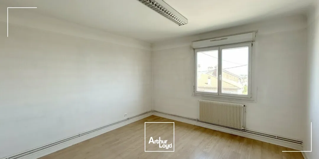 BUREAUX à VENDRE de 367 m²