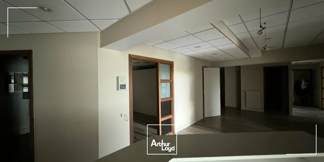 BUREAUX à LOUER de 219 m²