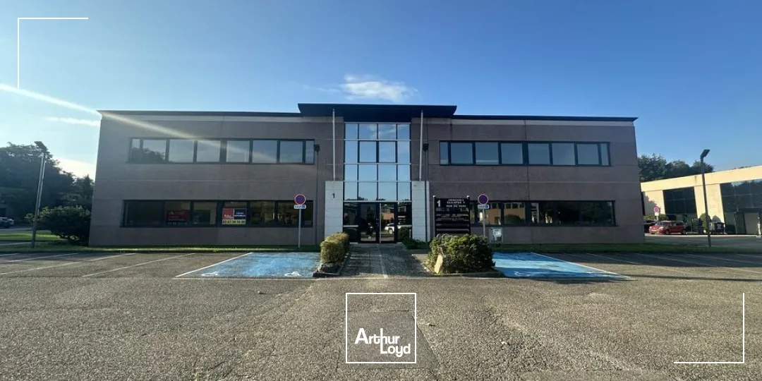 BUREAUX à VENDRE de 442 m²