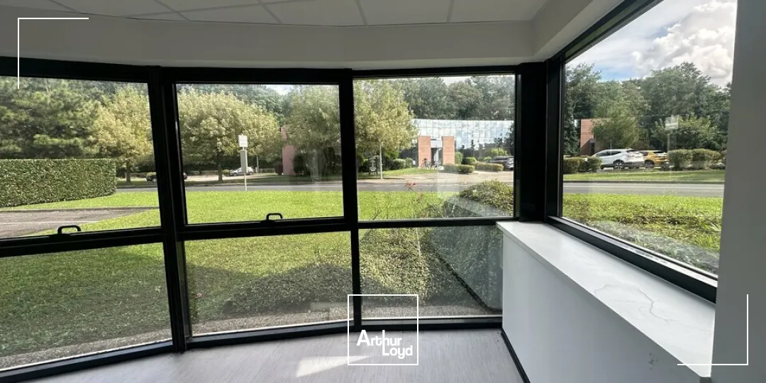 BUREAUX à VENDRE de 442 m²