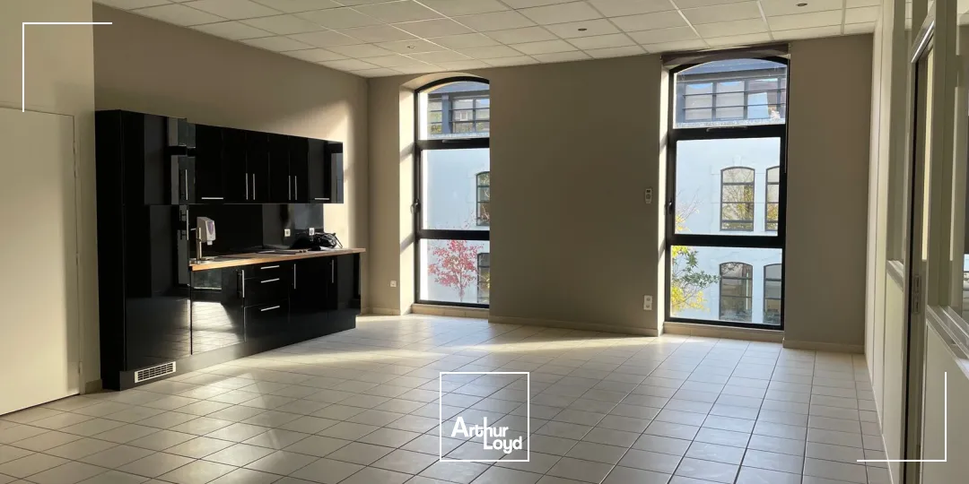 BUREAUX accès PMR - 102 m2 - A LOUER - PARC Gouraud de Soissons