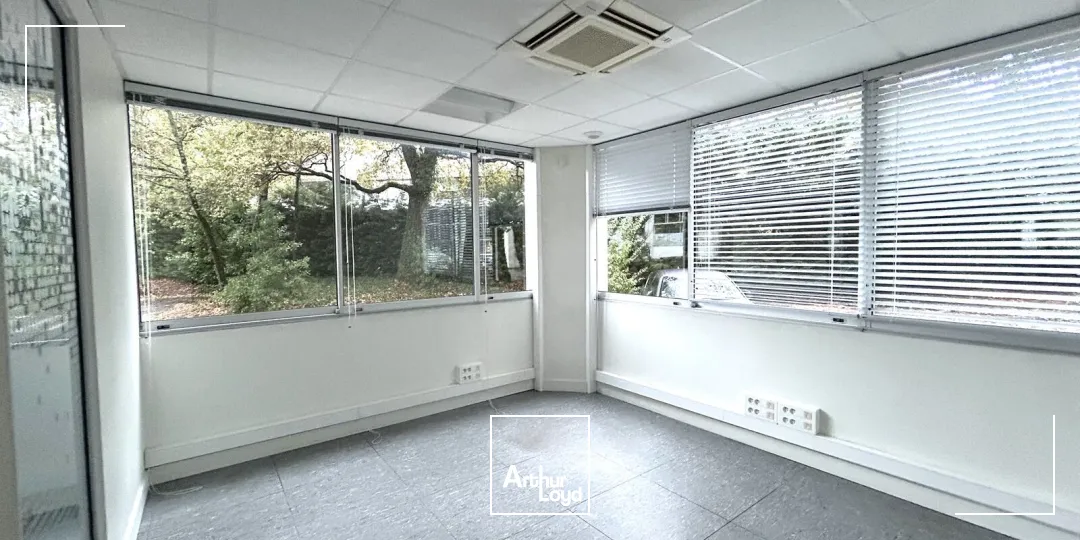 A louer - Plateau de 222 m² de bureaux climatisés - Mérignac à proximité du tram