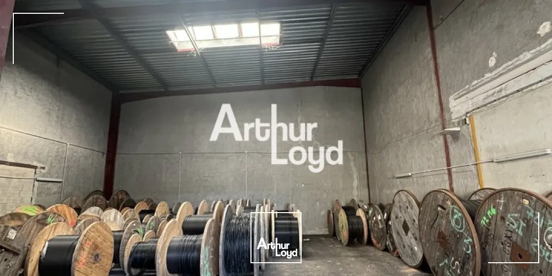 Locaux mixtes 250 m² - Mandelieu