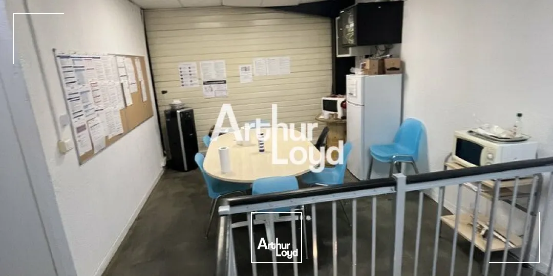 Locaux mixtes 250 m² - Mandelieu