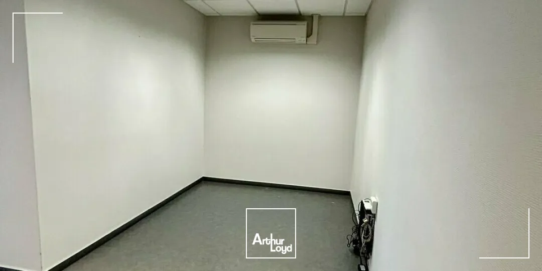 BUREAUX à VENDRE de 65 m²