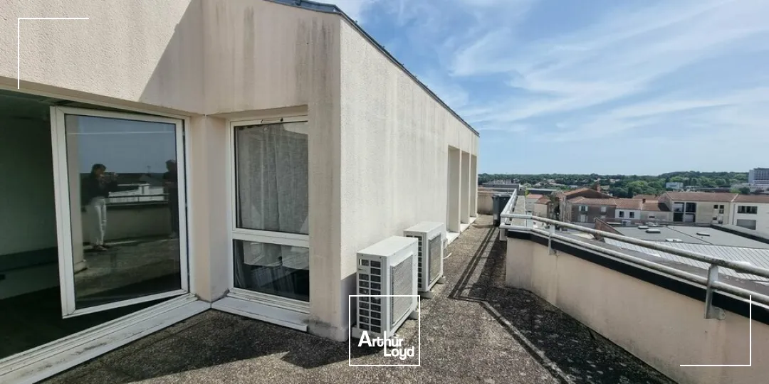 À louer  Bureaux 120 m² avec terrasse  Centre-ville de La Roche-sur-Yon