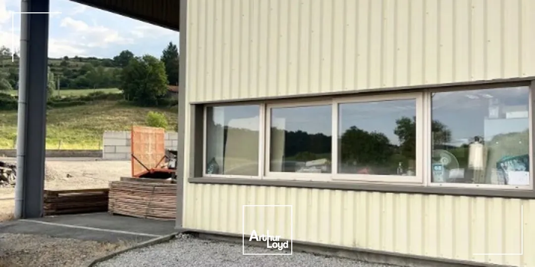 À LOUER : Local d'activité de 620 m² sur son terrain de 1 500 m² à Roche-la-Molière
