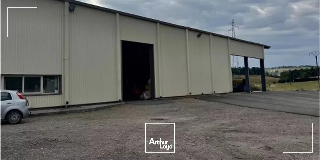 À LOUER : Local d'activité de 620 m² sur son terrain de 1 500 m² à Roche-la-Molière