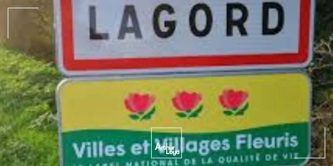 A vendre Terrain et locaux Lagord 2000 m²