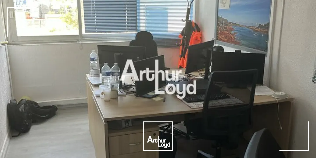 Location locaux mixtes 298 m² - Mandelieu