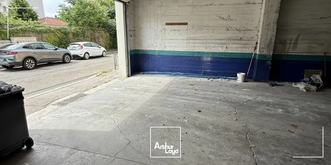 Locaux de stockage à Louer dans le centre ville de Valence.