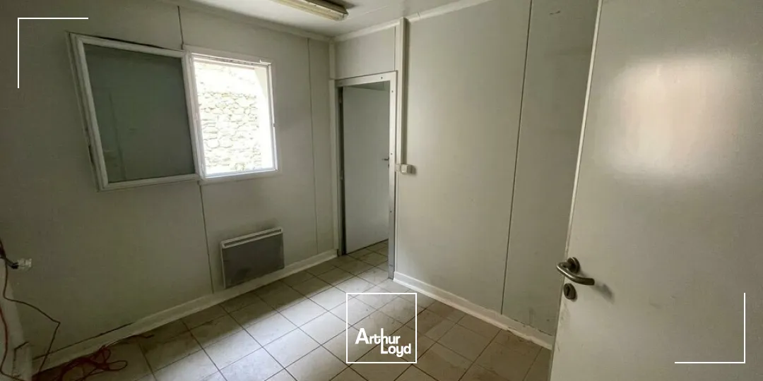 À LOUER  LOCAL COMMERCIAL  CENTRE-VILLE DE LA ROCHE-SUR-YON (85)