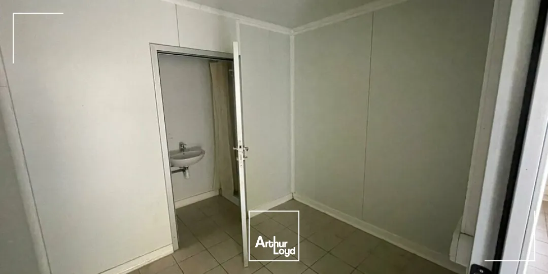 À LOUER  LOCAL COMMERCIAL  CENTRE-VILLE DE LA ROCHE-SUR-YON (85)