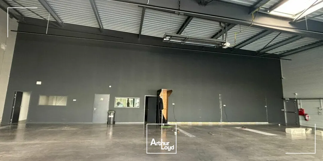 À louer  Local d'activité 509 m²  La Roche-sur-Yon (Zone Sud)